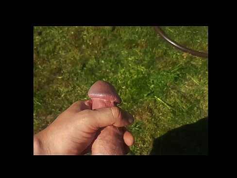 ❤️ Hottie sħun gets pussy roża tagħha fucked u cums bi squirt fi ġnien tas-sajf ☑ Video tal-ħakk f'mt.bookland.top ❌️