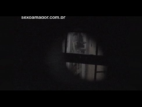 ❤️ Blondie tiġi filmata segretament minn voyeur tal-viċinat moħbi wara briks vojta ☑ Video tal-ħakk f'mt.bookland.top ❌️
